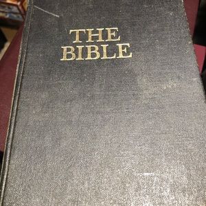 Vintage HOLY BIBLE REVISED STANDARD VERSION 1952